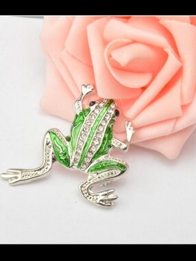 Silver plated green and white crystal frog brooch